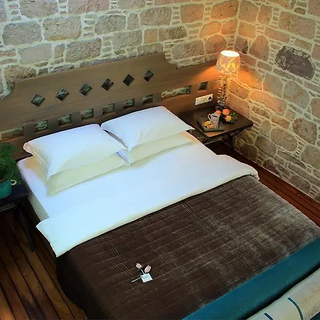 Penzion Cunda Lena Ayvalı