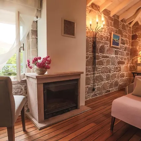 Pensjonat Cunda Lena 2*